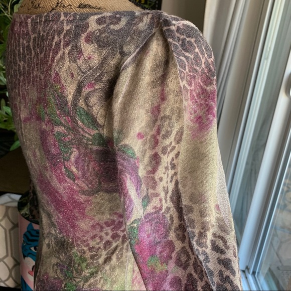 Forever 21 leopard rose 🌹 metallic knit sweater - Picture 4 of 7